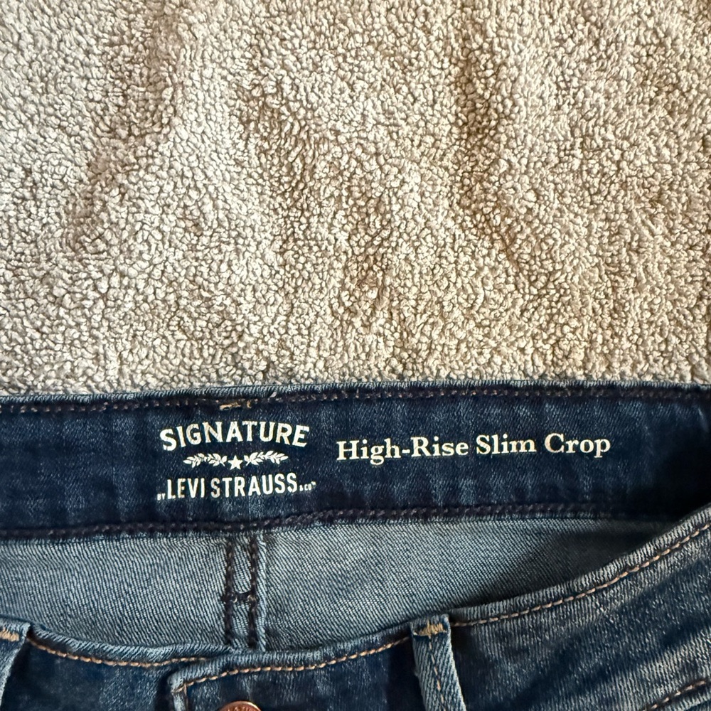 Levi's High-Rise Slim Crop Jeans in Dark Blue Denim